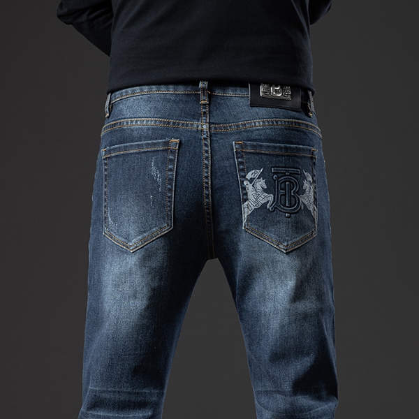 ブランドジーンズ正面デザイン